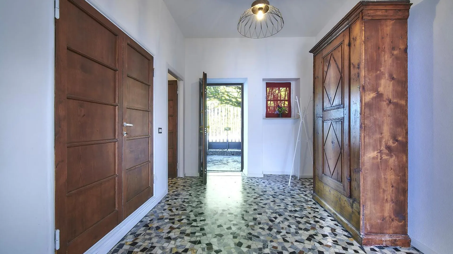 Villa Scoglio Варенна