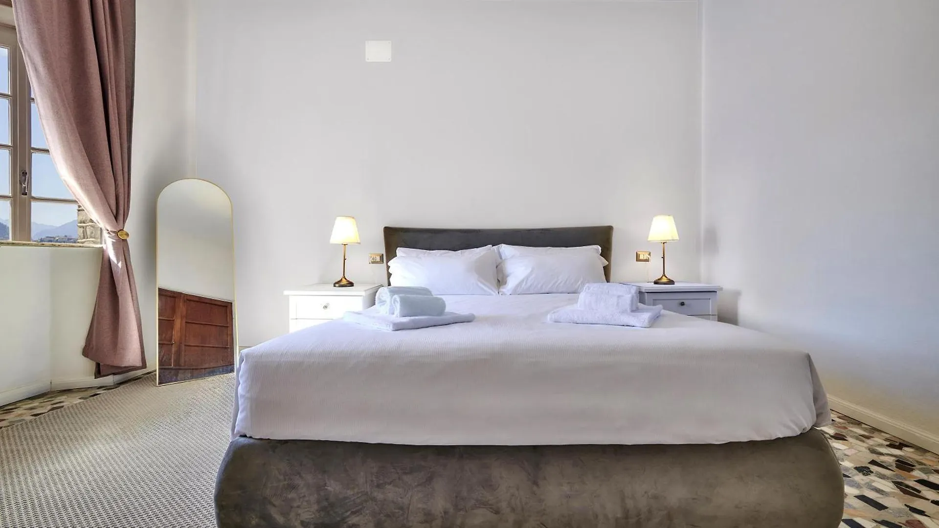 Villa Scoglio Varenna 0*,  İtalya