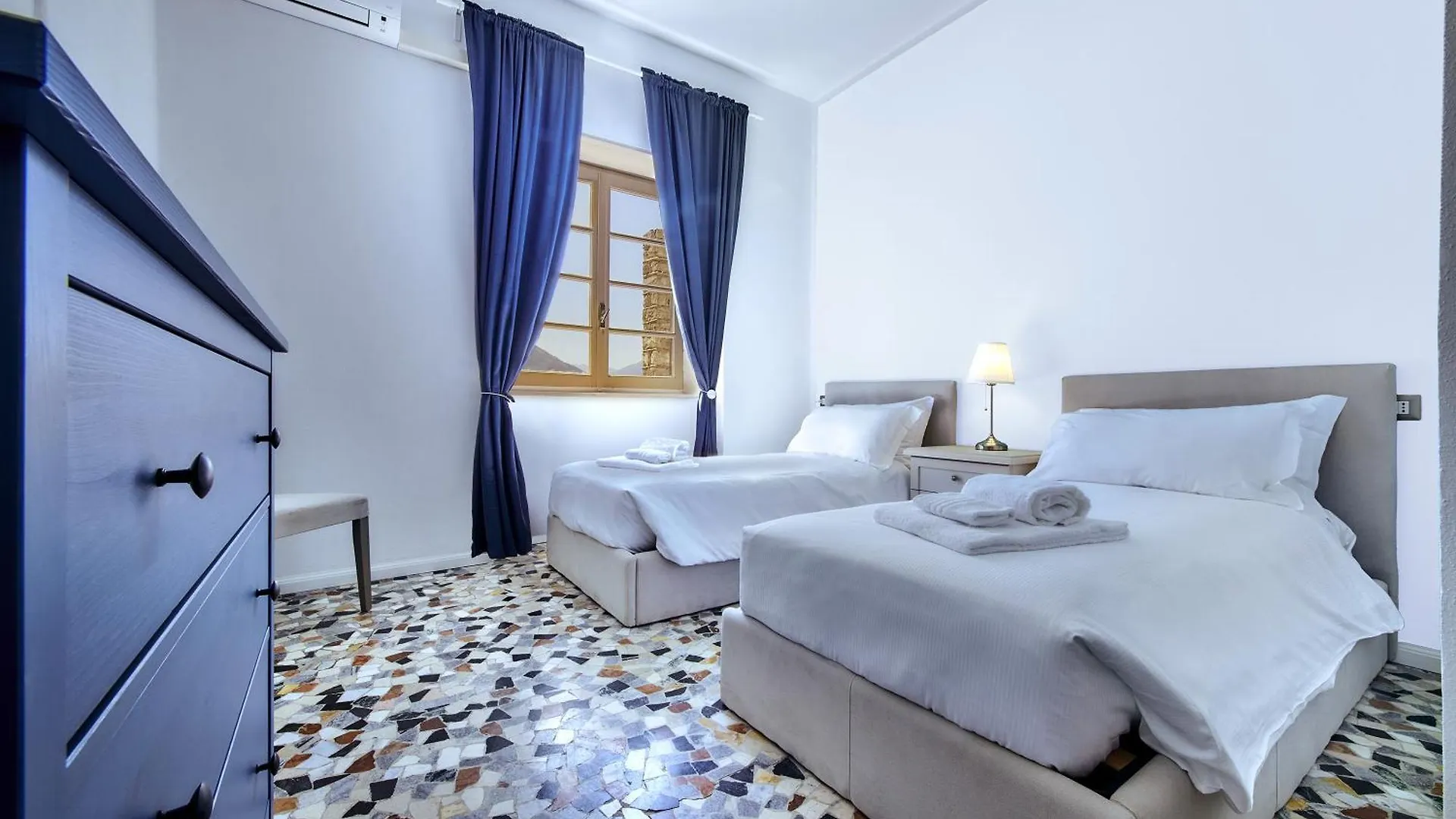 Villa Scoglio Varenna 0*,  İtalya